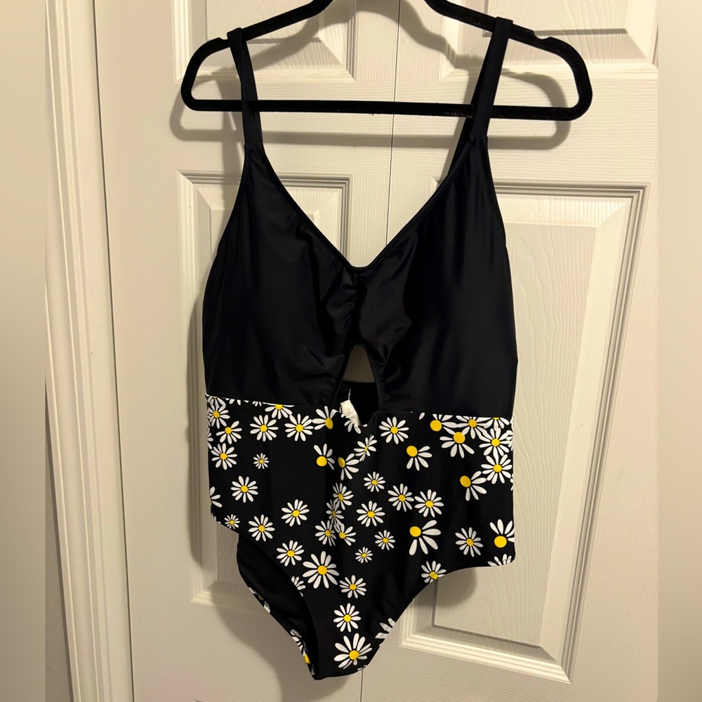 Cupshe Daisy Print One Piece Bathing Suit